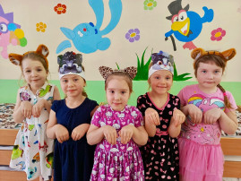 День весны и котиков День весны и котиков.