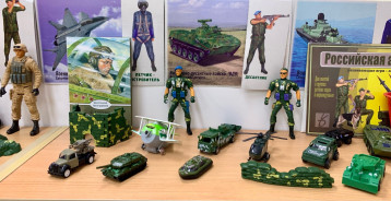 В мини-музее военной техники В мини-музее военной техники.